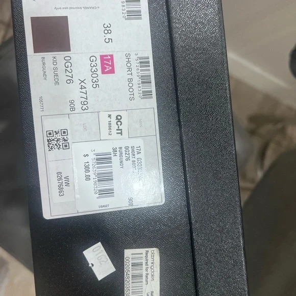 Chanel Short Boots in Suede - Picture 3 of 7